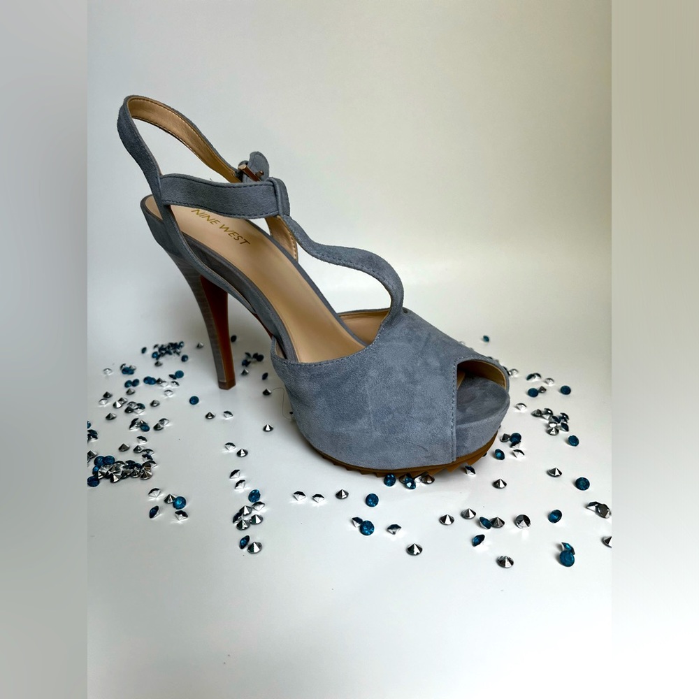Size 10 Nine West Women’s Radisa Suede Heeled Sandal Medium Blue